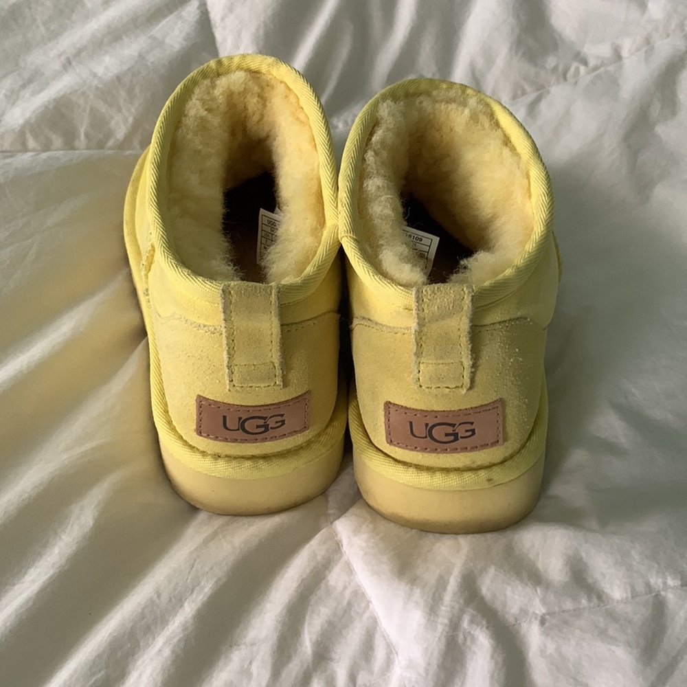 Ugg Mini - image 2